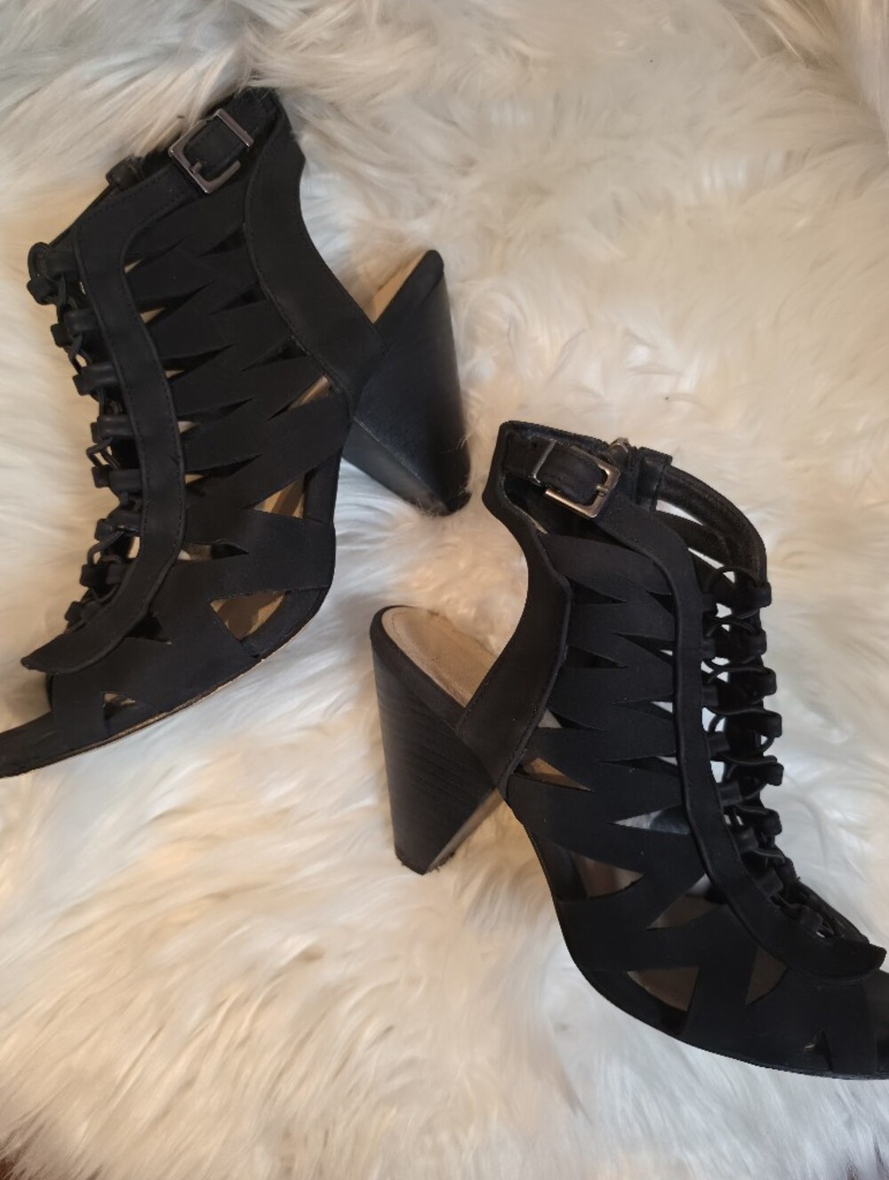 Cage Suese Heel Sandals‎